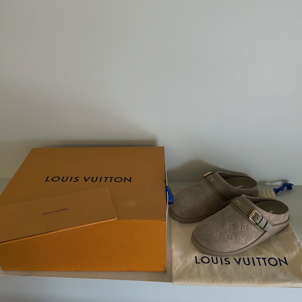 Louis Vuitton Beige Monogram Clogs with Gold Accent - Picture 2 of 7